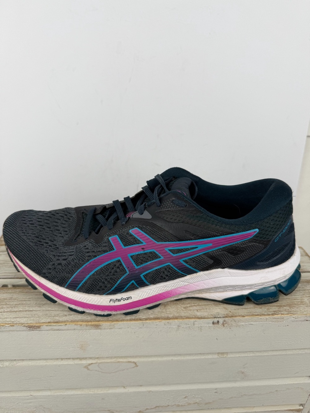 ASICS Women's GT-1000 10 running shoes French Blue/Digital Grape color way Sz 10
